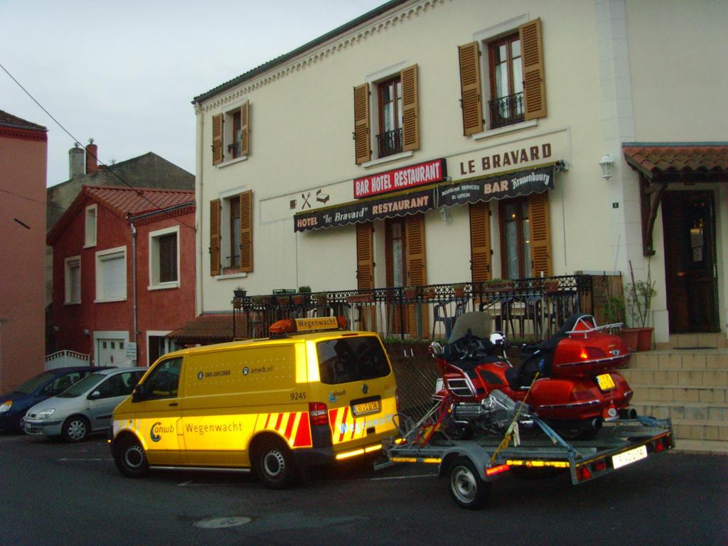 Le Bravard 3*
