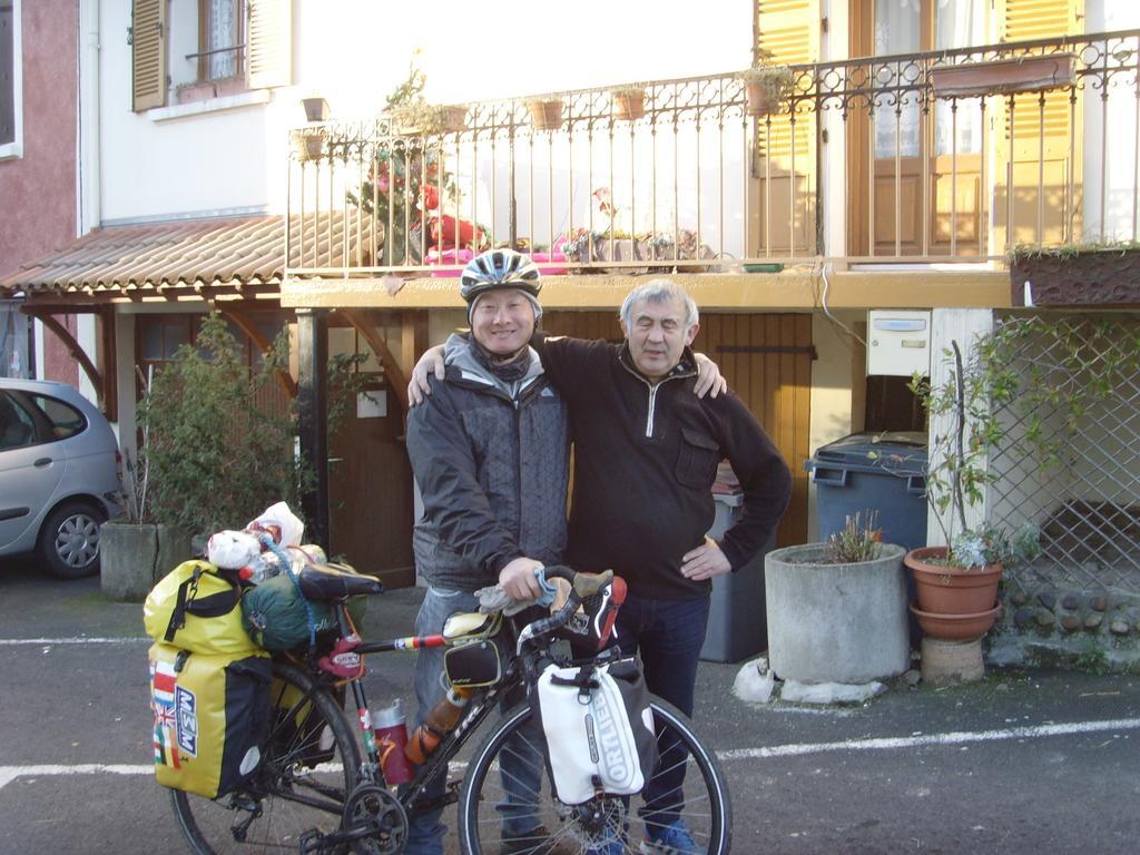 Le Bravard